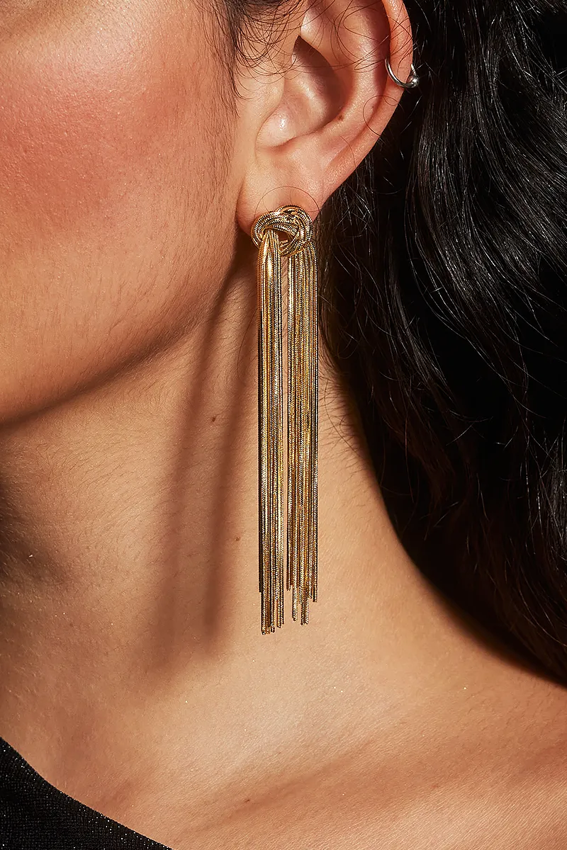 Curveins Knot Chain Tassel Earrings