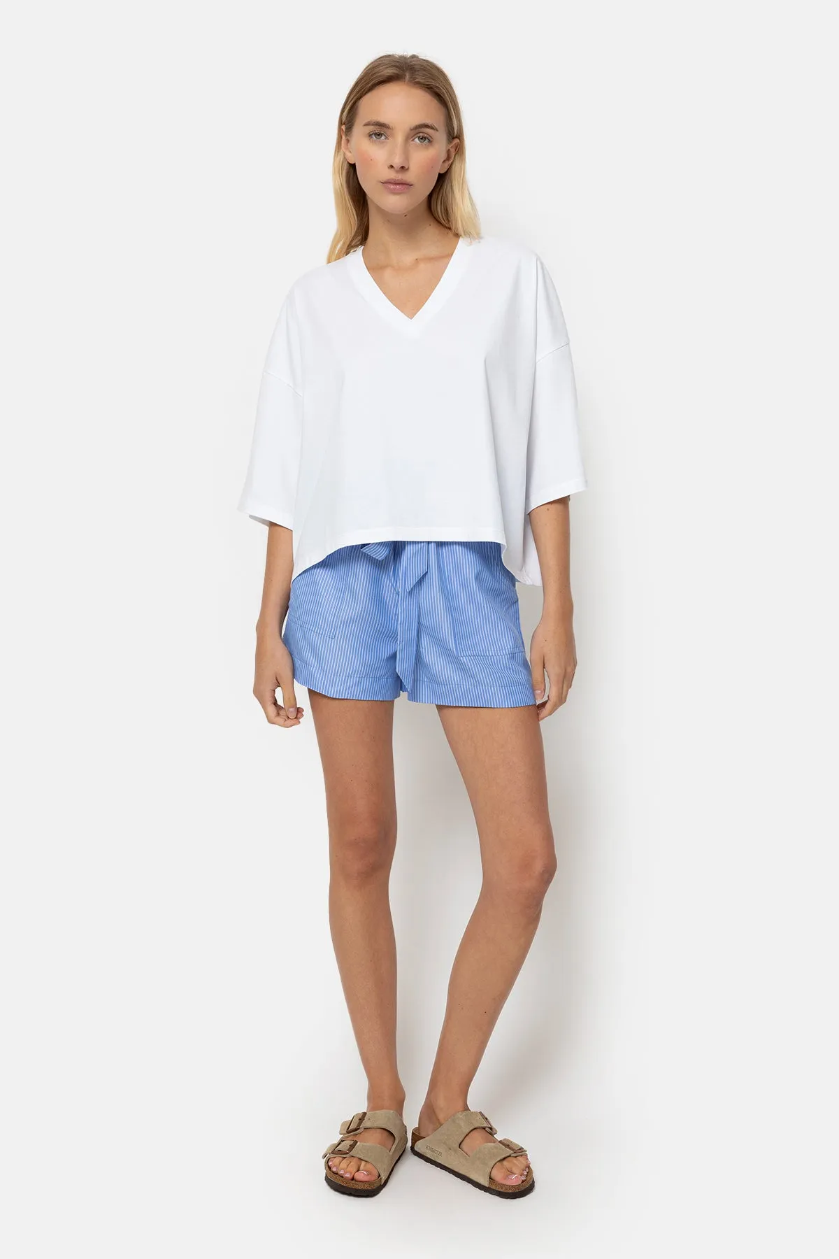 Lison Boxy T-Shirt w/ V Neck | White